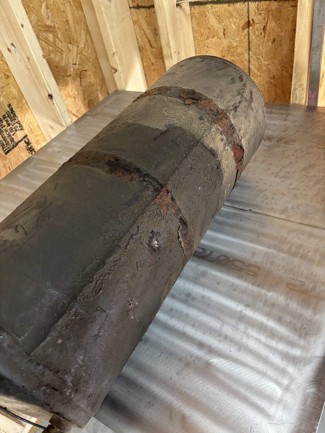 Air tank pressure vessel ready for repair